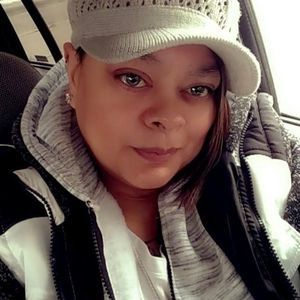 Meet your Posher, Raquel